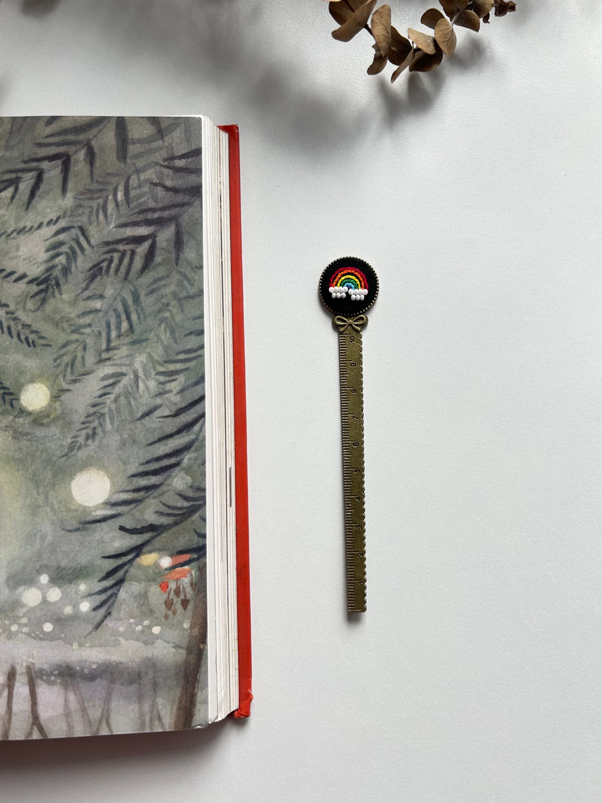 Rainbow scale bookmark  view 3