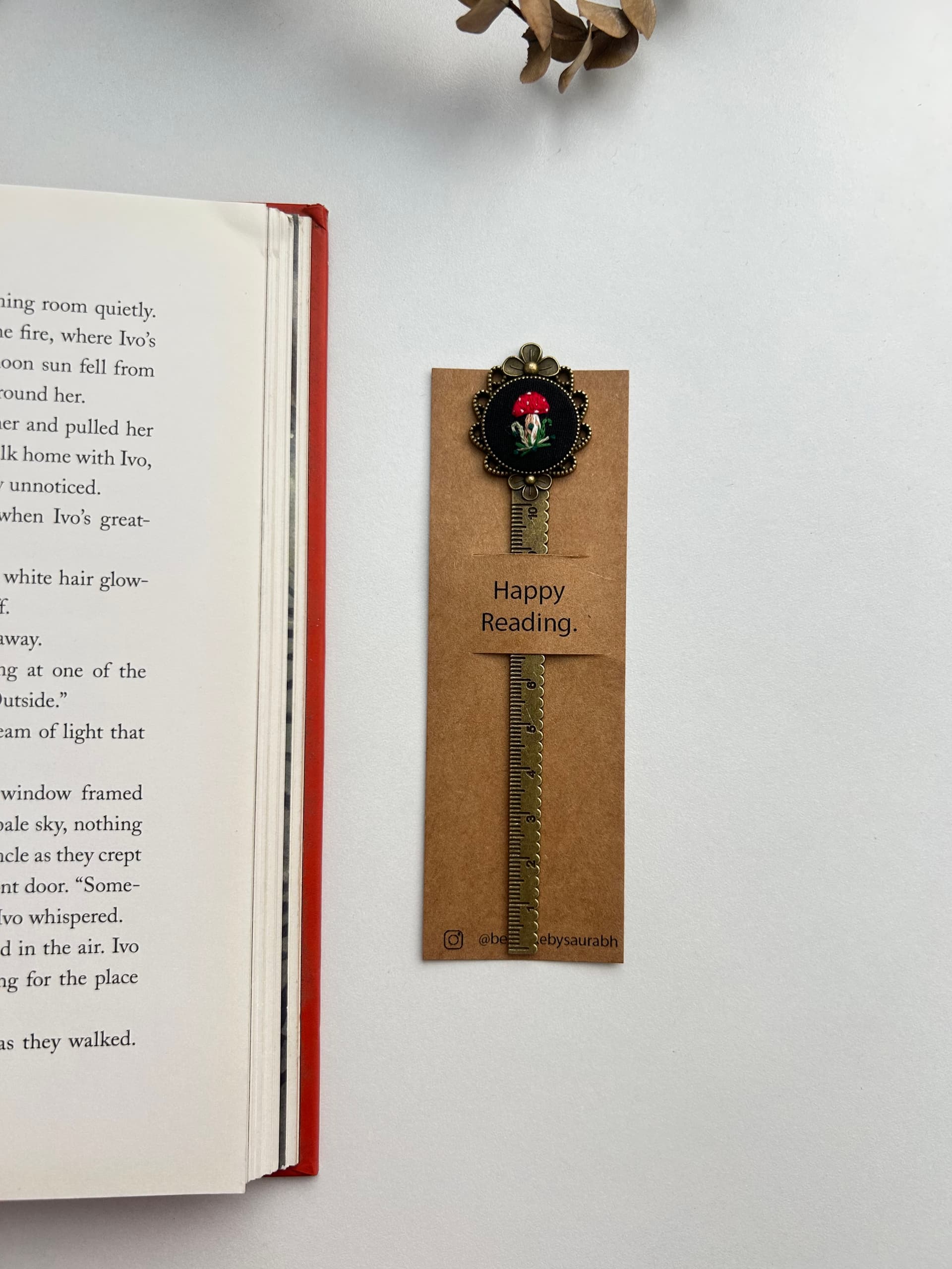 Red Mashroom scale bookmark view 1