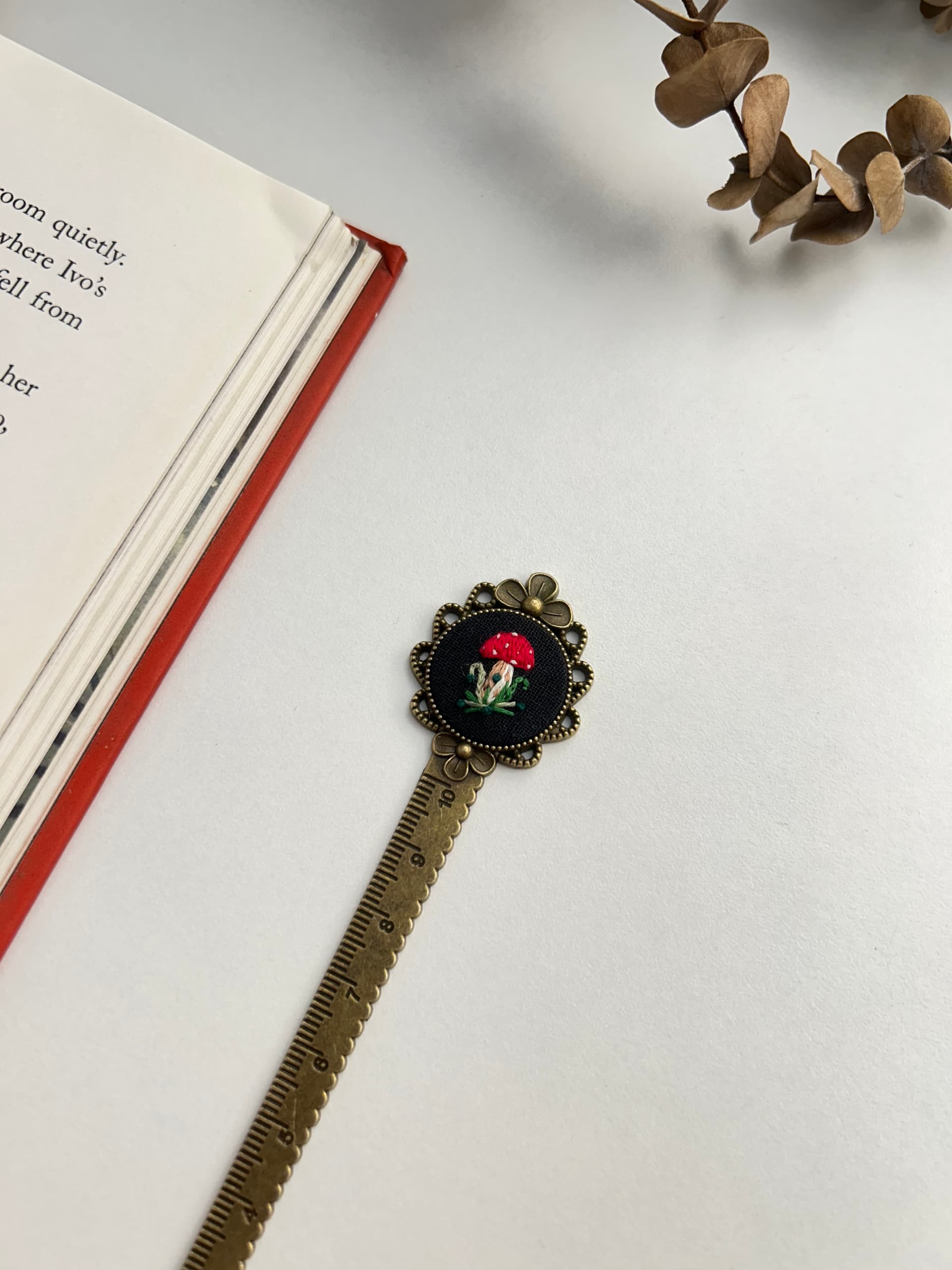 Red Mashroom scale bookmark view 2