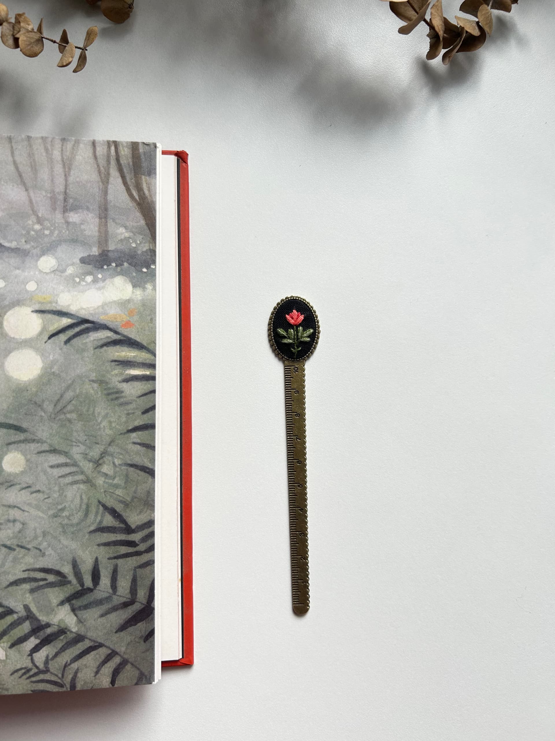 Lotus scale bookmark view 3