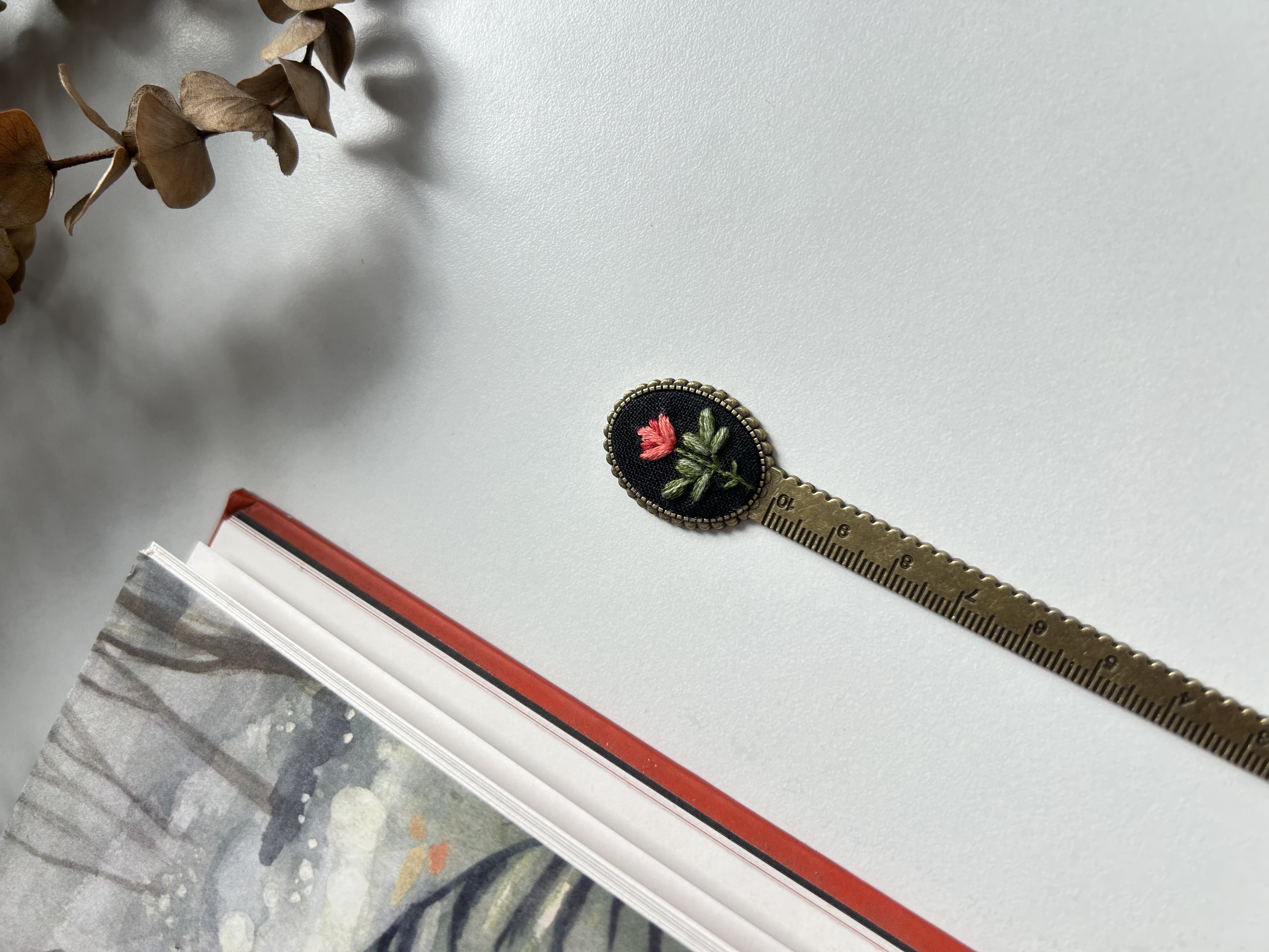 Lotus scale bookmark view 2