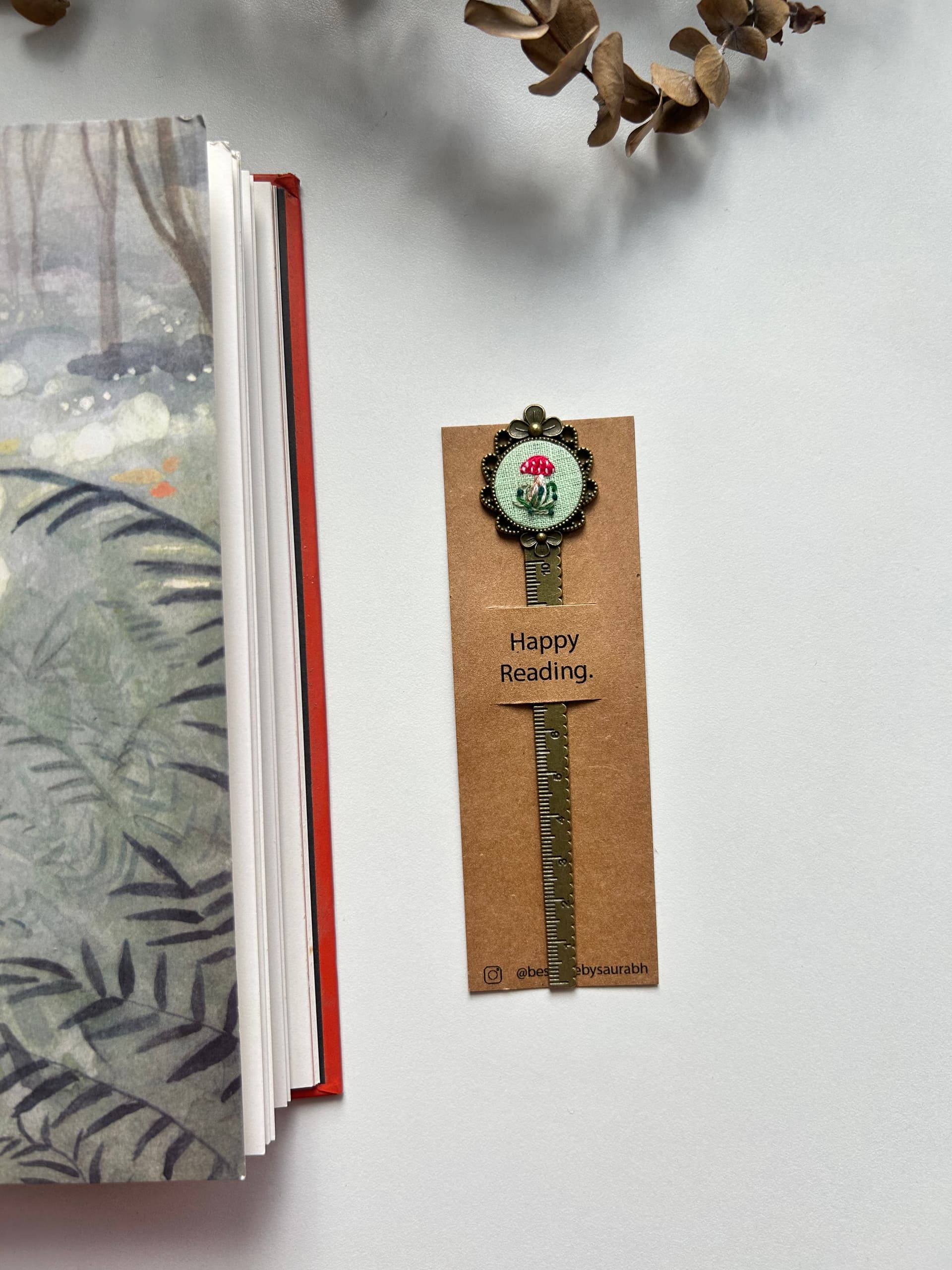 Mash room circle scale bookmark 