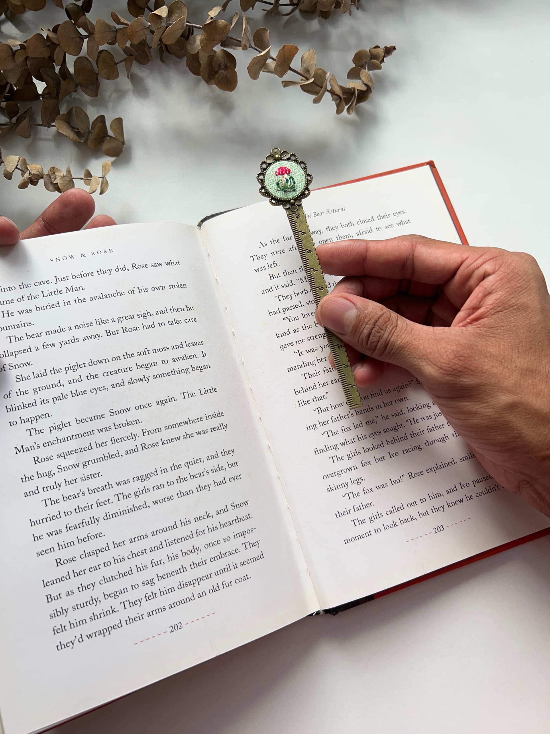 Mash room circle scale bookmark  view 4