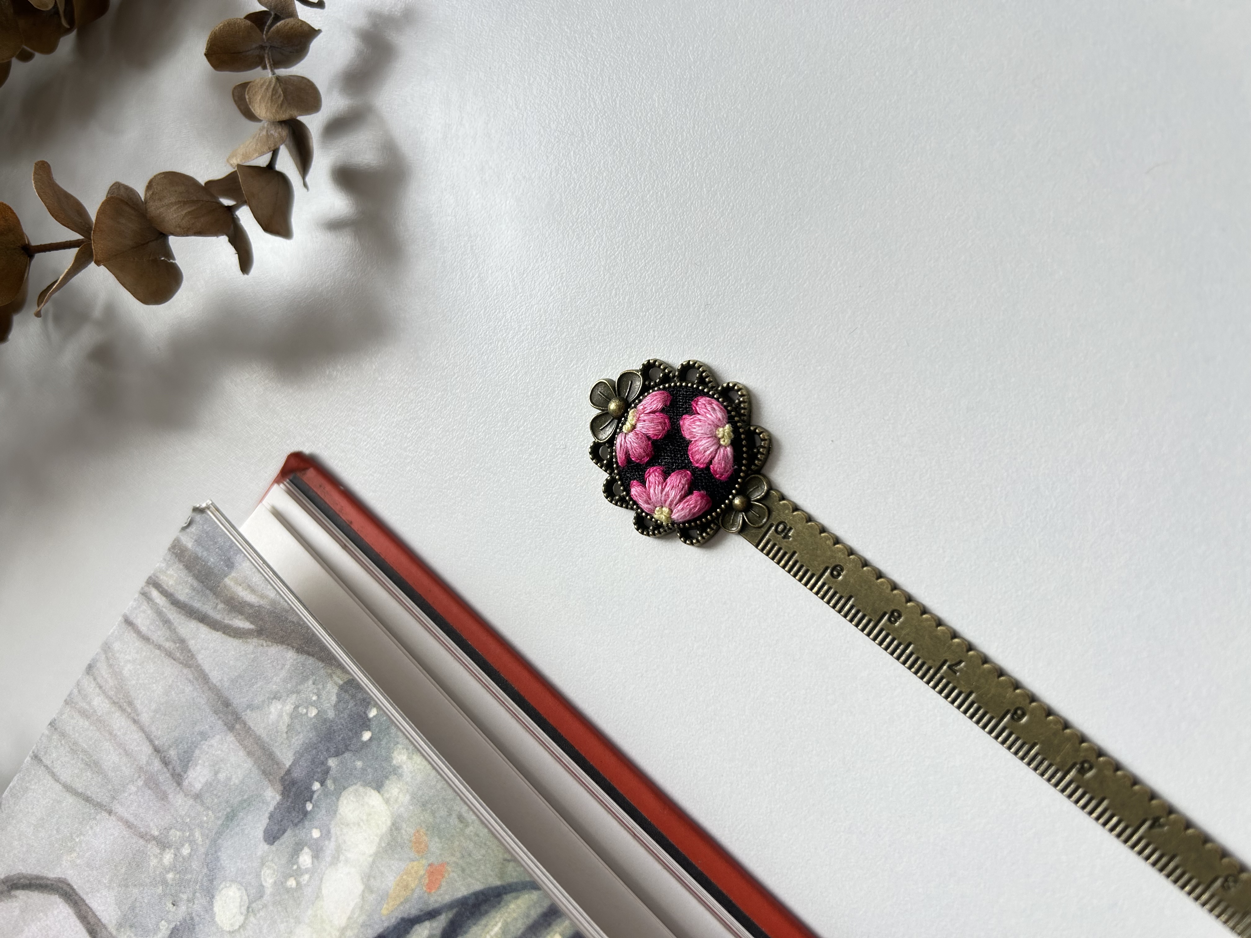 Shaded flower scale bookmark  view 2