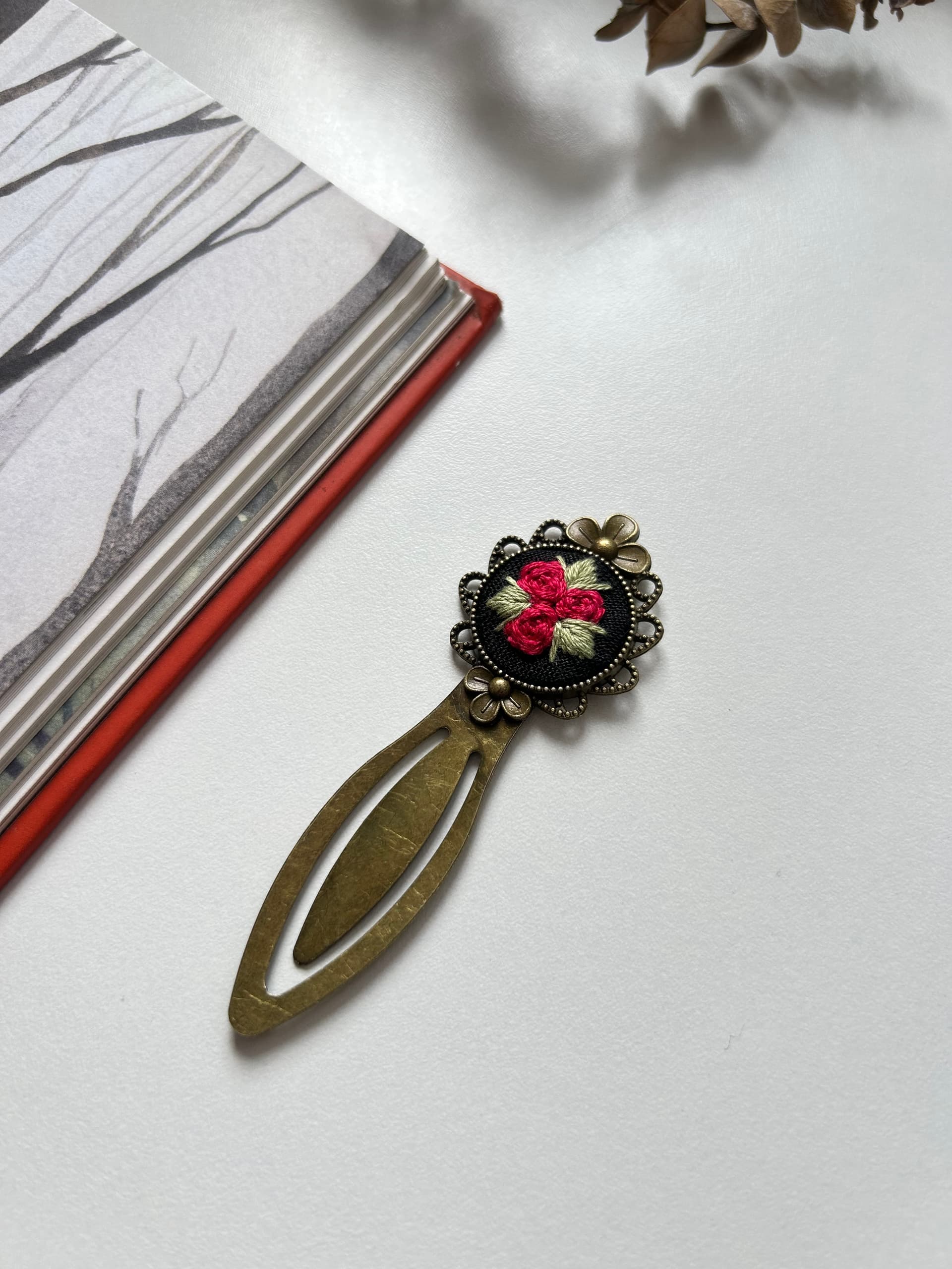Oven wheel clip bookmark  view 2