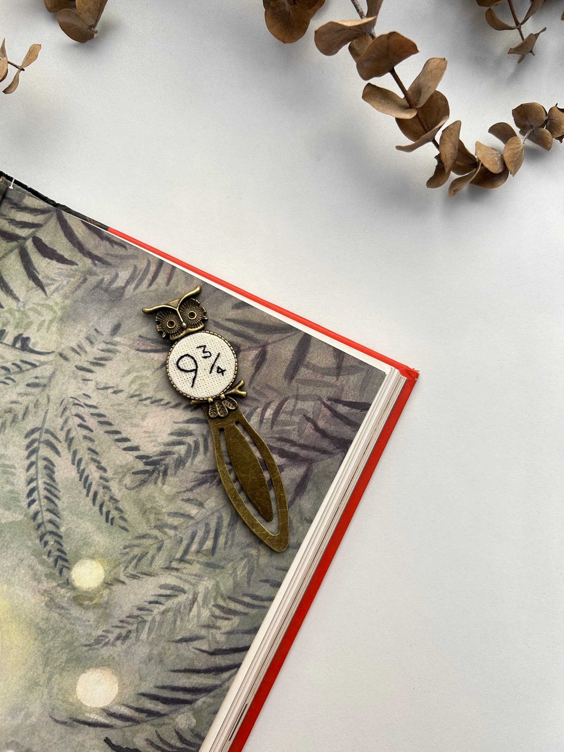 HP glasses & bolt scar book mark view 4