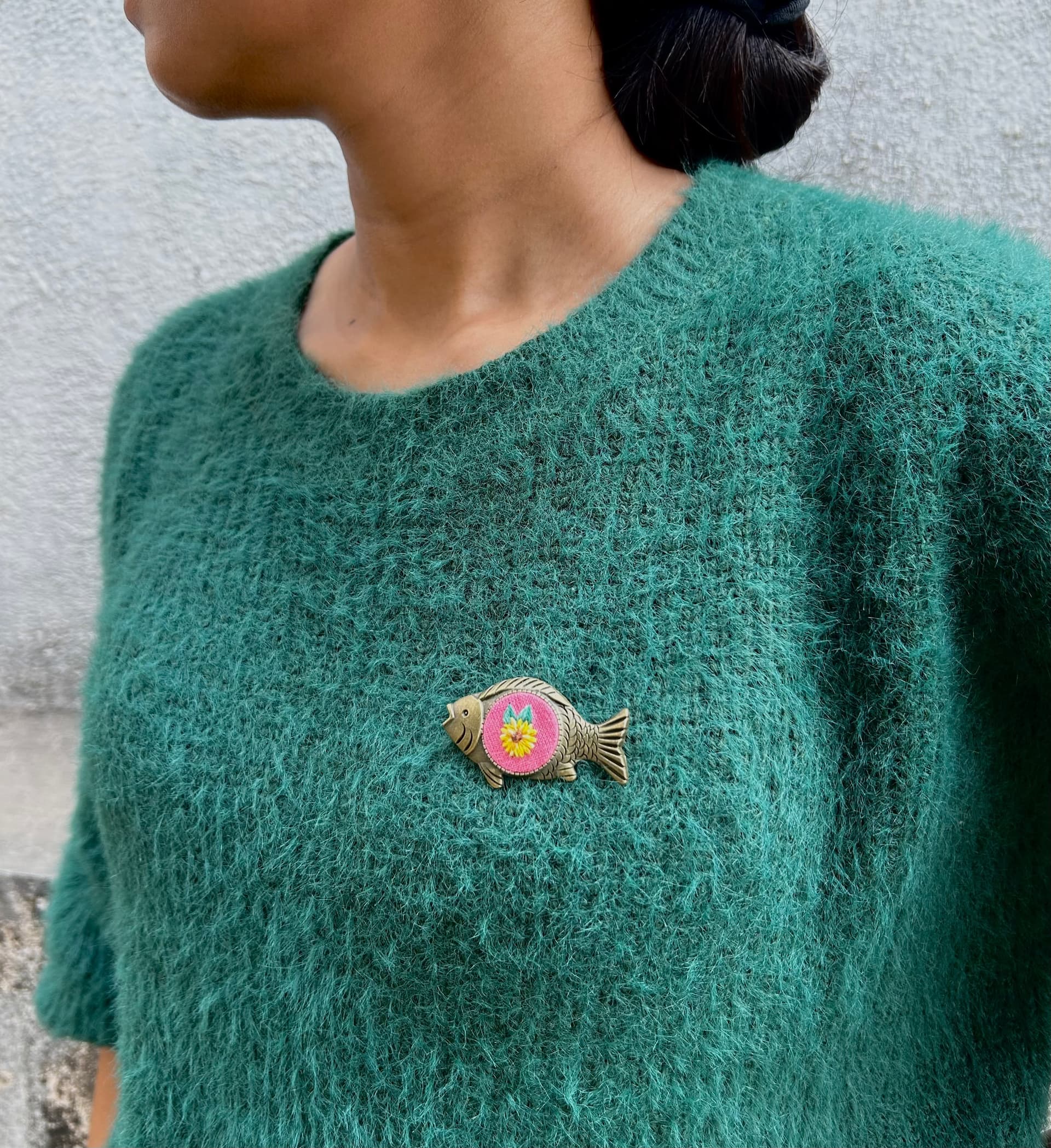 Sunflower brooch view 2