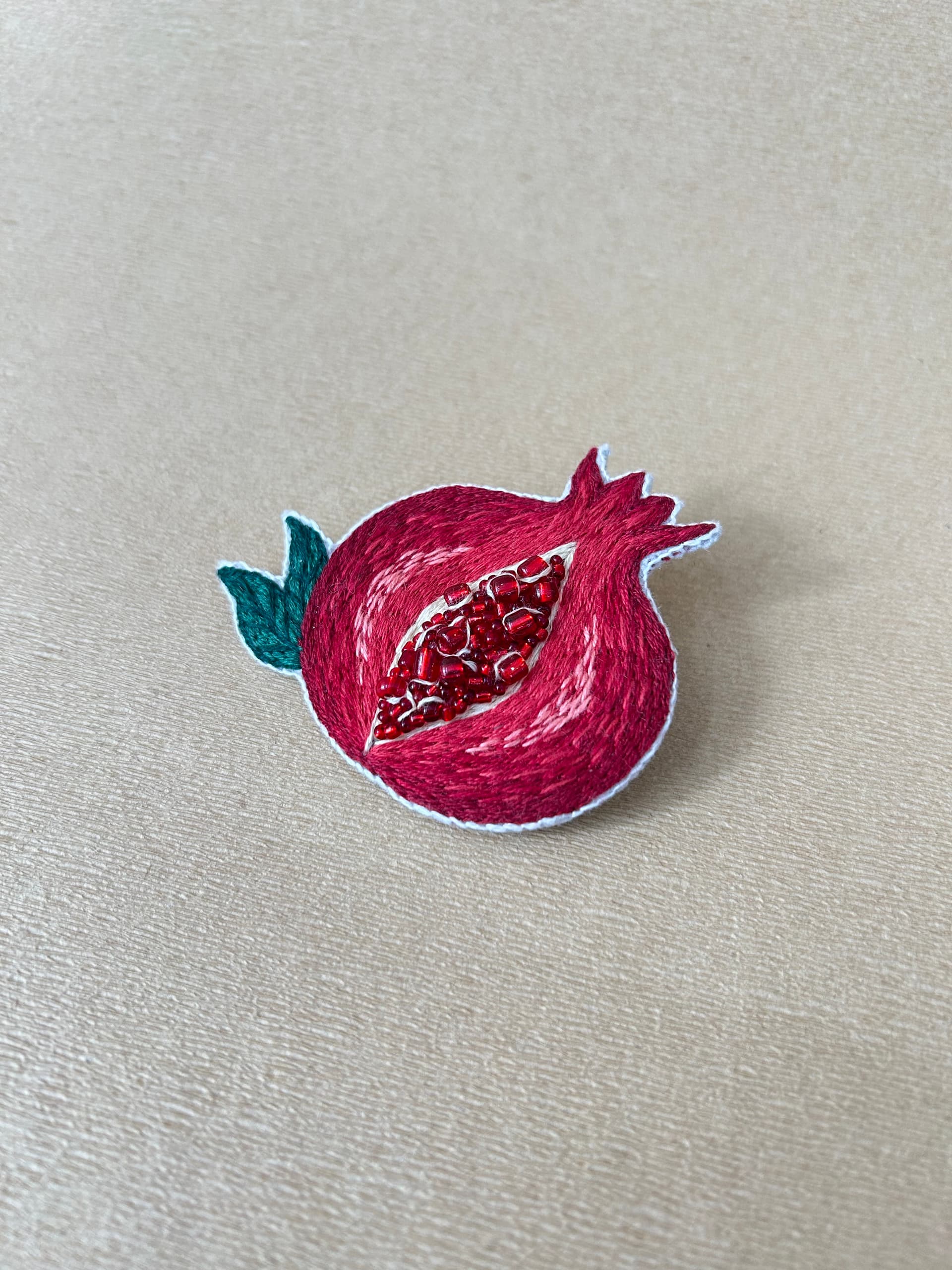 Anar brooch pin  view 2