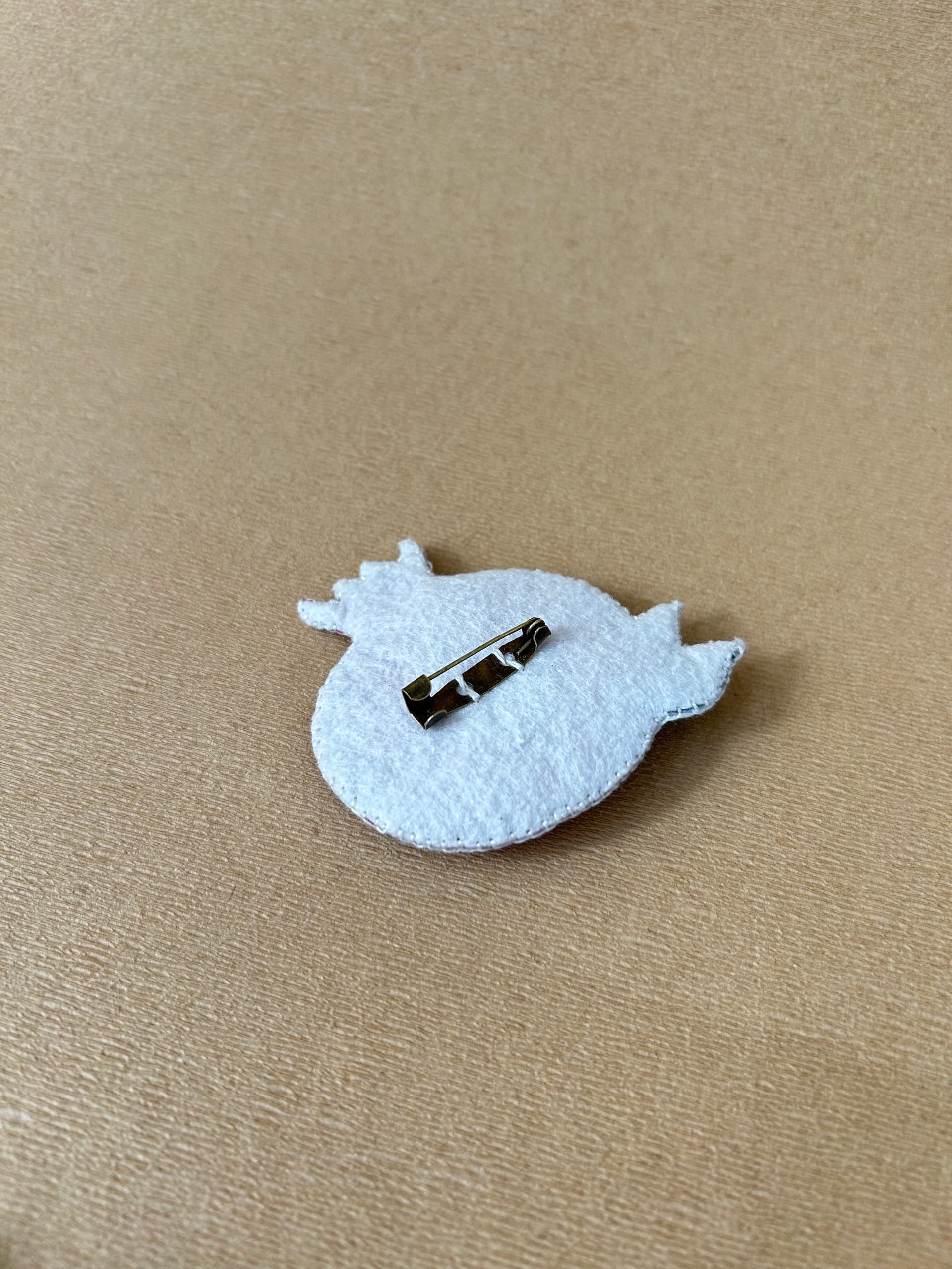Anar brooch pin  view 3