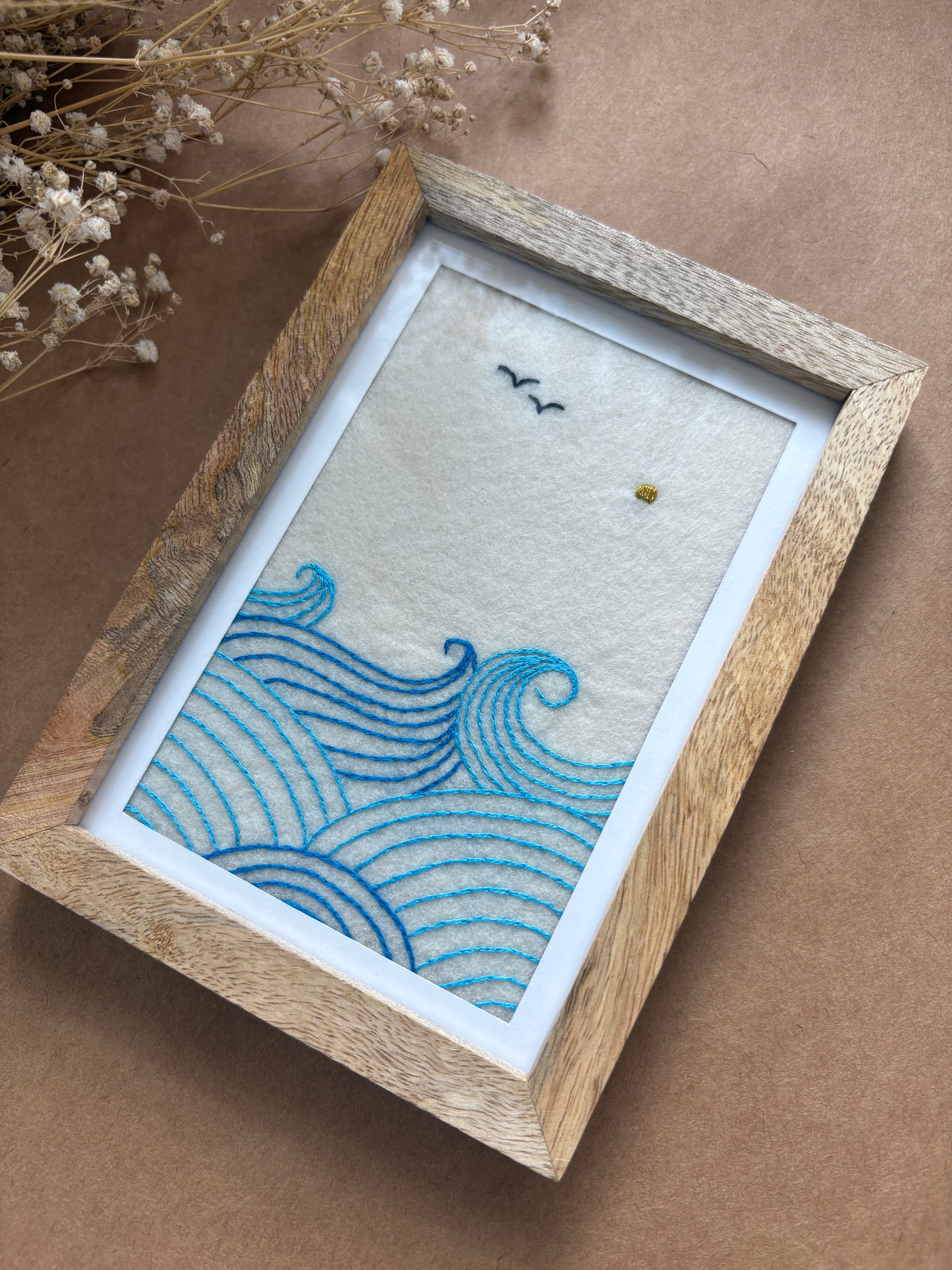 Waves Embroidery frame view 2