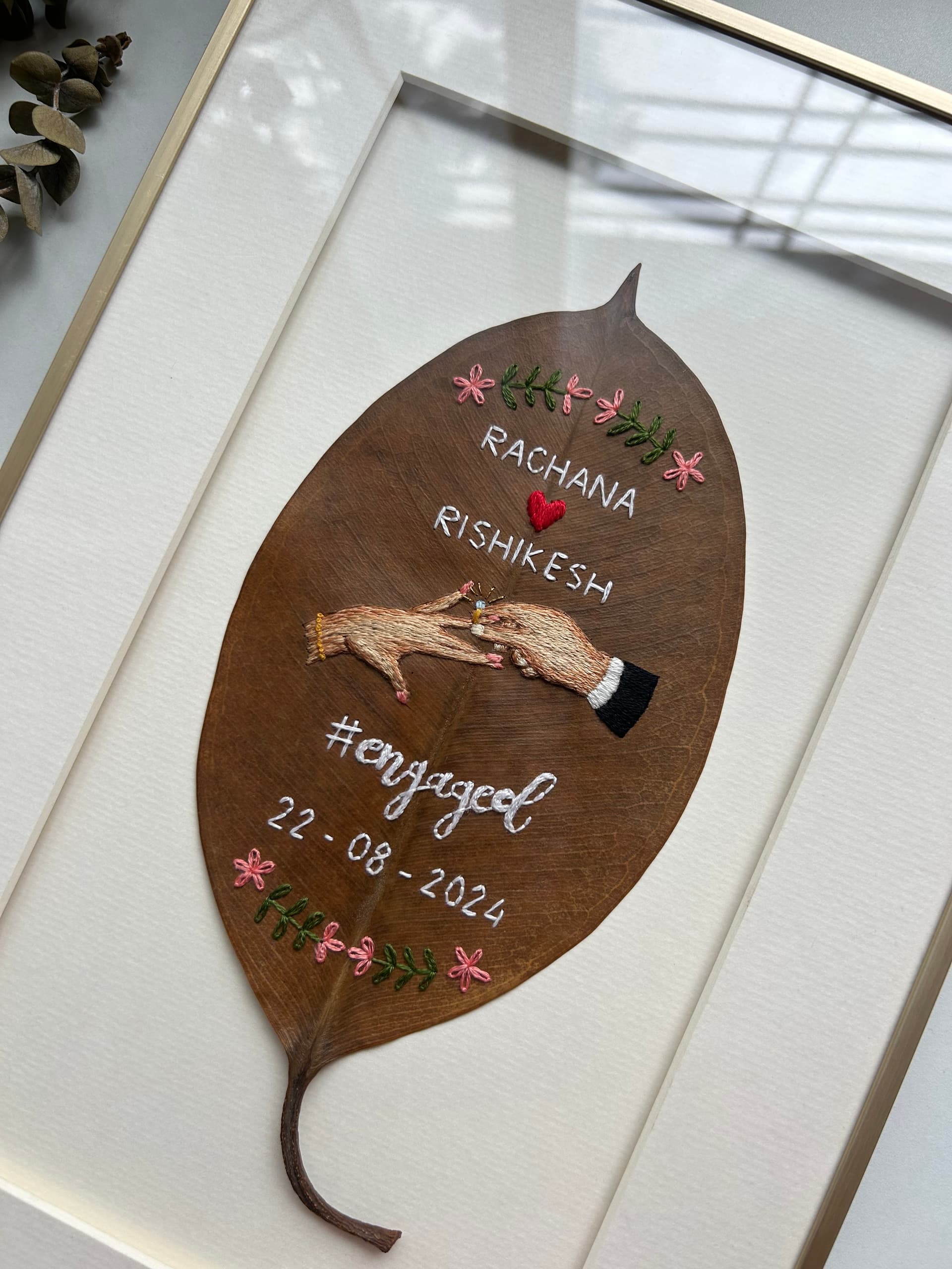 Engagement Leaf Embroidery Frame