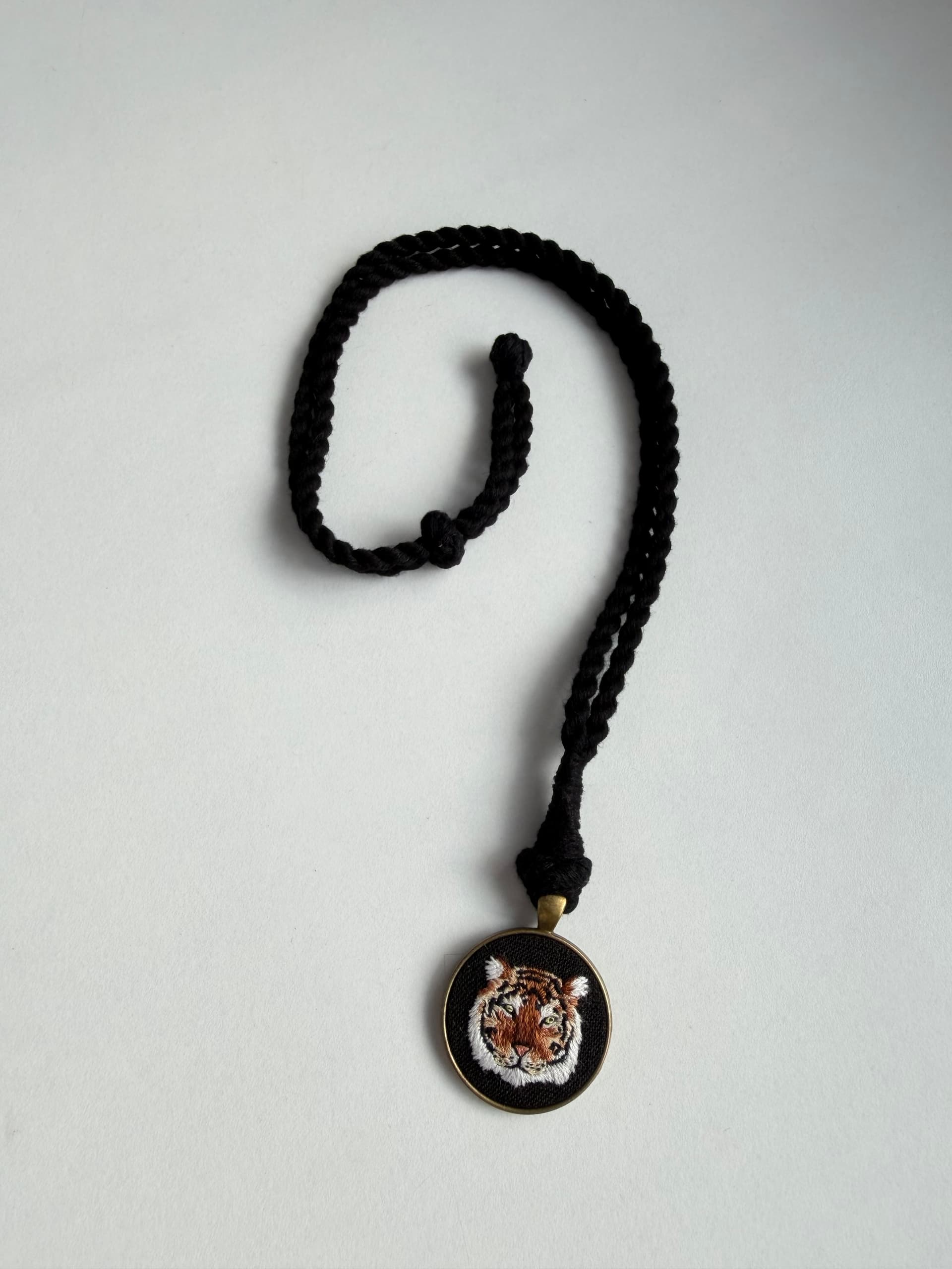 Tiger pendant view 4